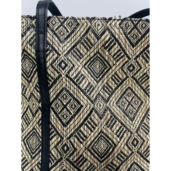 Woven Straw Geometric Tote Black/Tan - Picture 3 of 7